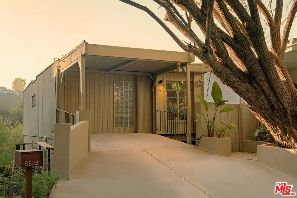 8876 Lookout Mountain Avenue, Los Angeles, CA 90046 - #1