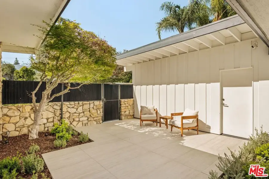 23122 Bigler Street, Woodland Hills, CA 91364 - #2