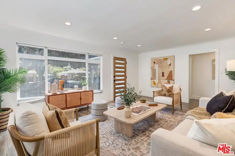 3037 Delaware Avenue, Santa Monica, CA 90404 - #2