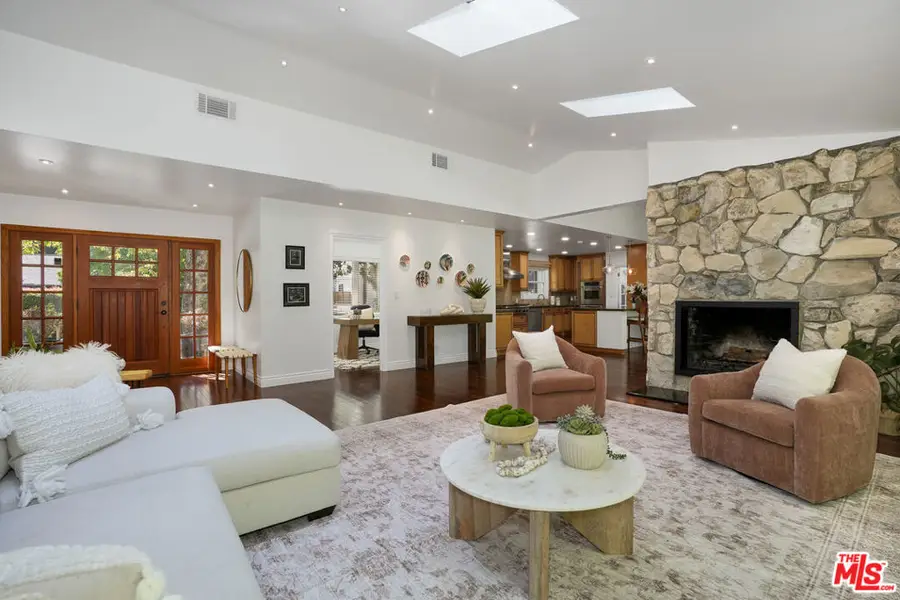 3452 Mandeville Canyon Road, Los Angeles, CA 90049 - #3