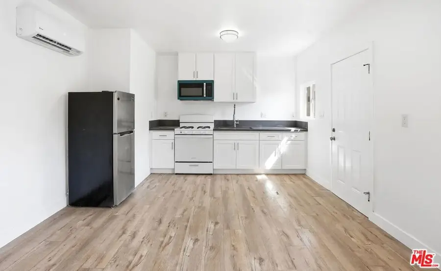 208 W 49th Street, Los Angeles, CA 90037 - #2