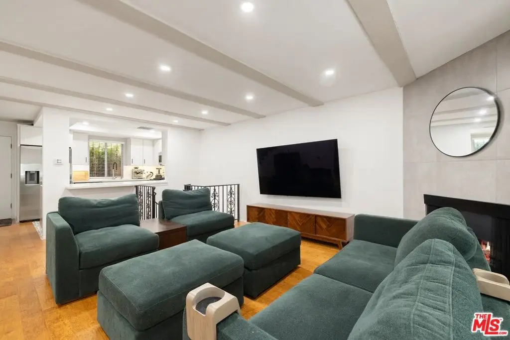 1209 Larrabee Street #4, West Hollywood, CA 90069 - #1