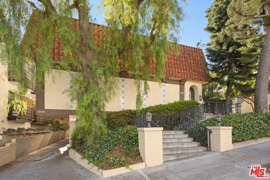 1209 Larrabee Street #4, West Hollywood, CA 90069 - #2