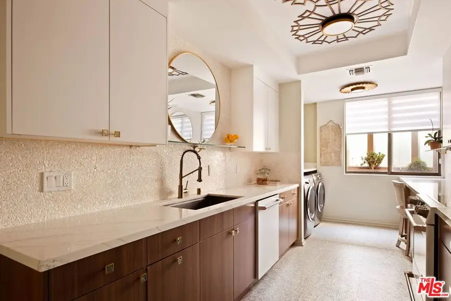 141 S Linden Drive #204, Beverly Hills, CA 90212 - #2