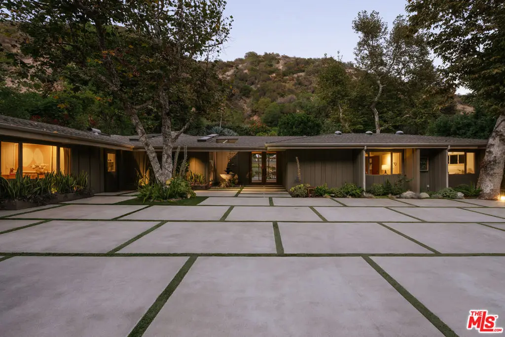 2618 Mandeville Canyon Road, Los Angeles, CA 90049 - #1