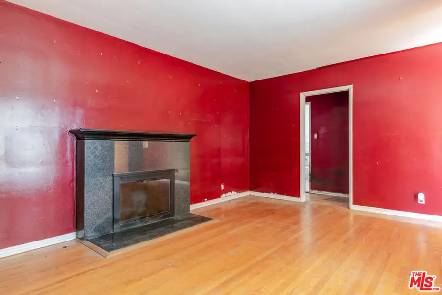 16431 Hamlin Street, Lake Balboa, CA 91406 - #3