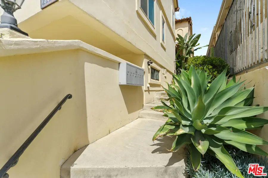 535 E Walnut Avenue #B, El Segundo, CA 90245 - #3
