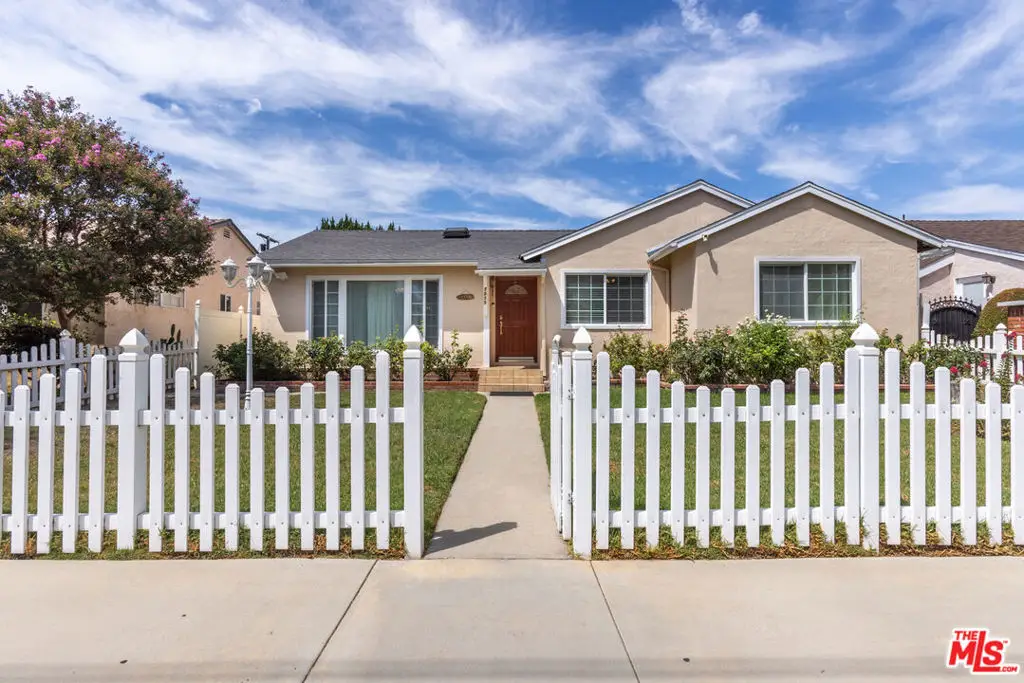 7511 Corbin Avenue, Winnetka, CA 91306 - #1