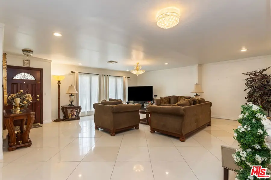 7511 Corbin Avenue, Winnetka, CA 91306 - #3