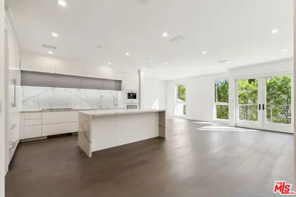 132 N Swall Drive #202, Los Angeles, CA 90048