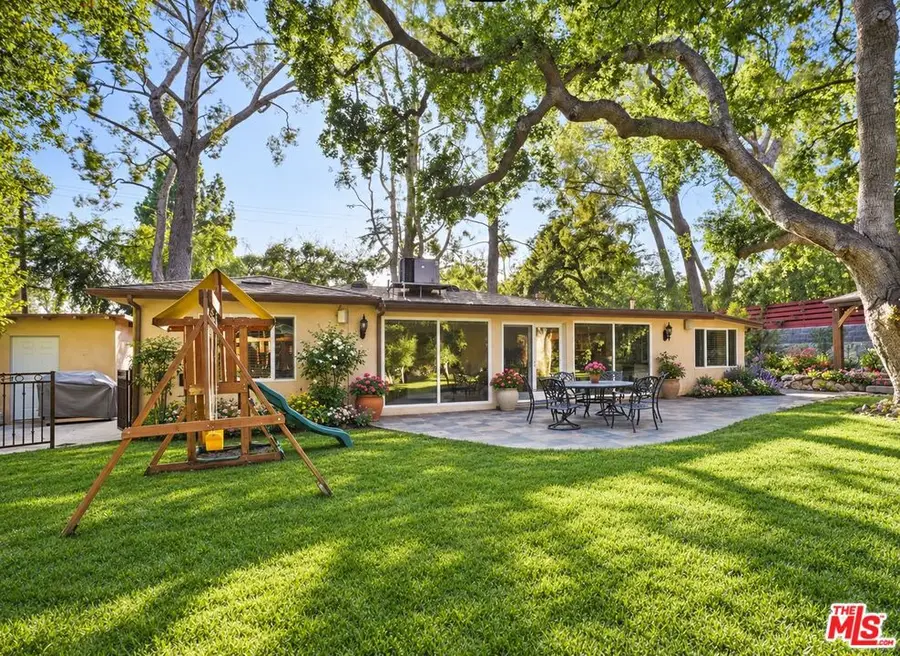2452 N Altadena Drive, Altadena, CA 91001 - #2