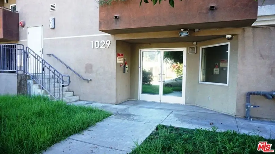 1029 S Hobart Boulevard #202, Los Angeles, CA 90006 - #3