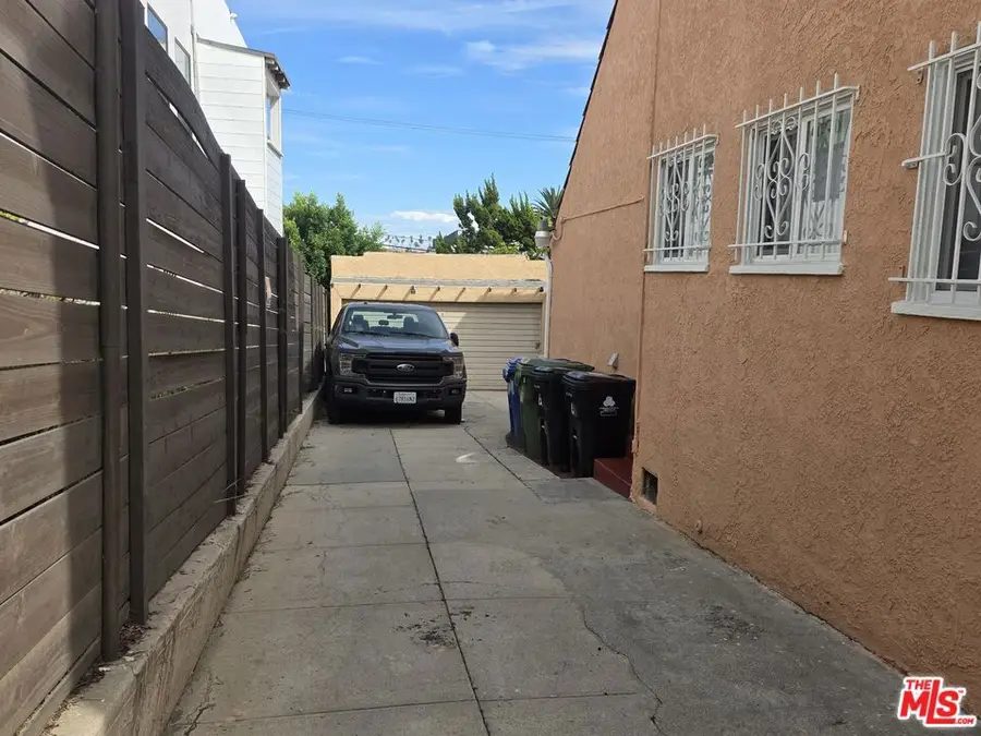 1330 Keniston Avenue, Los Angeles, CA 90019 - #2