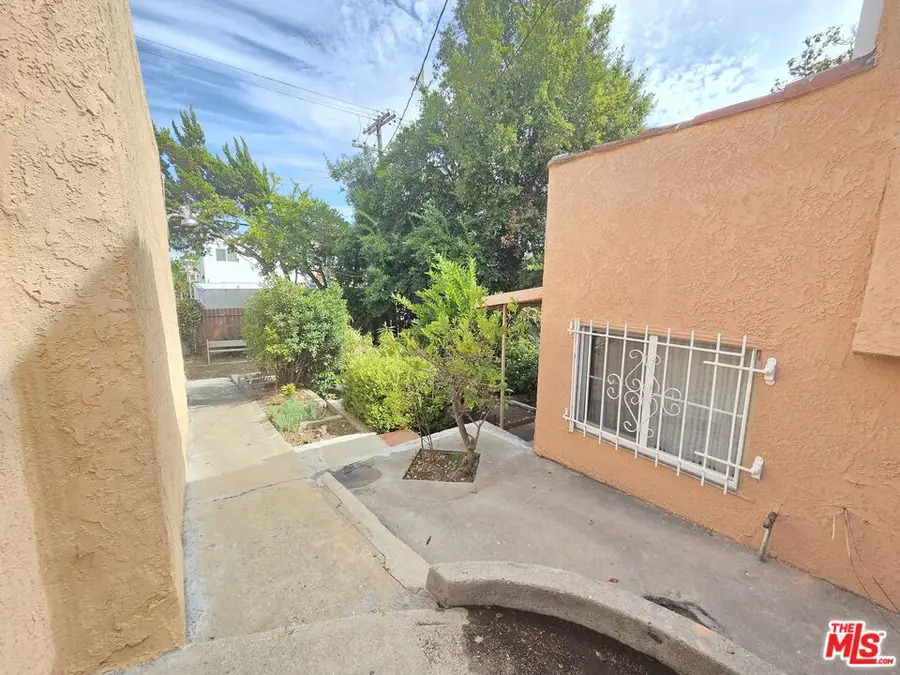 1330 Keniston Avenue, Los Angeles, CA 90019 - #3