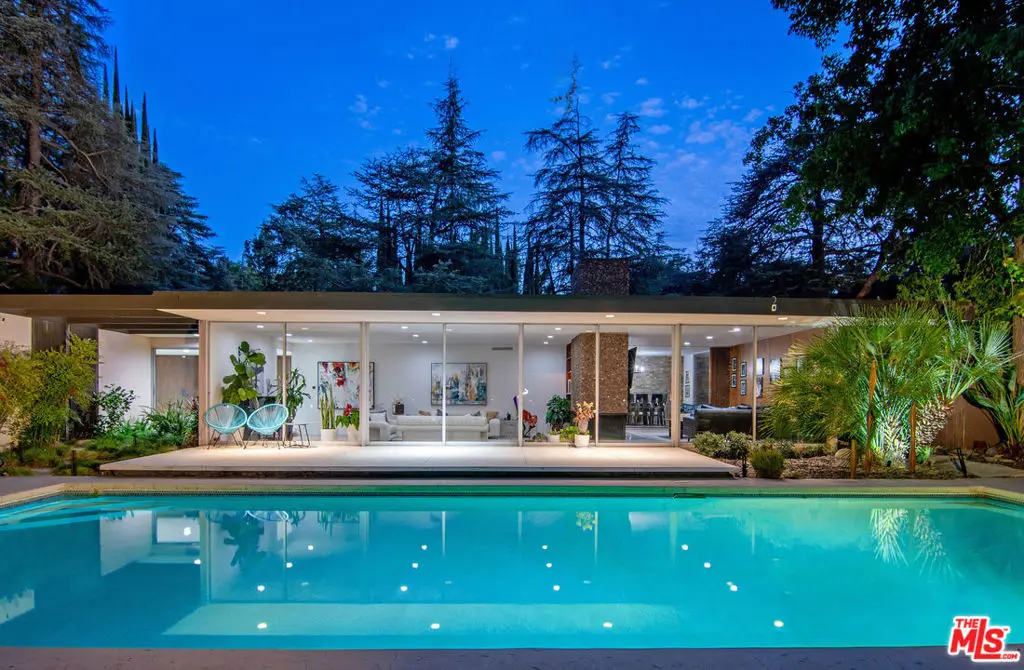 5000 Queen Victoria Road, Woodland Hills, CA 91364 - #1