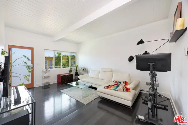 2325 Kansas Avenue #9, Santa Monica, CA 90404