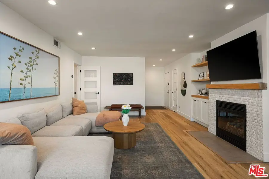 415 Montana Avenue #107, Santa Monica, CA 90403 - #3