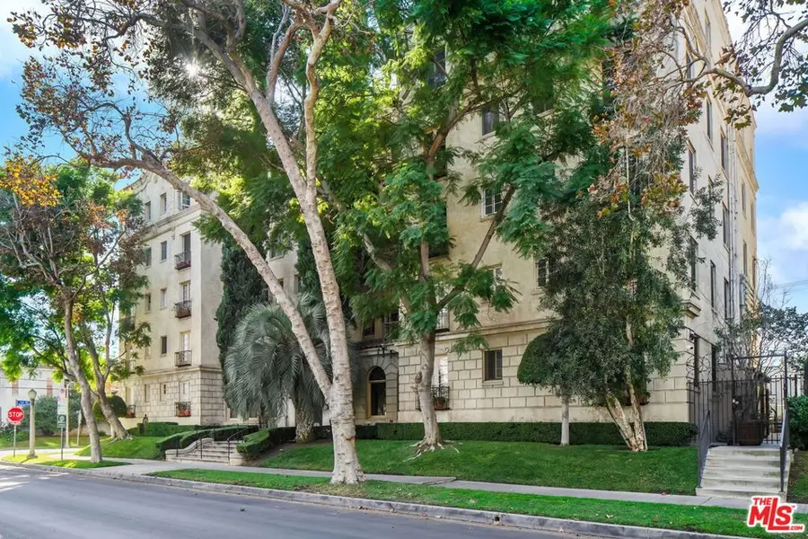 109 N Sycamore Avenue #204, Los Angeles, CA 90036 - #2