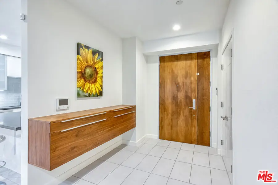 4813 Oakwood Avenue #103, Los Angeles, CA 90004 - #3