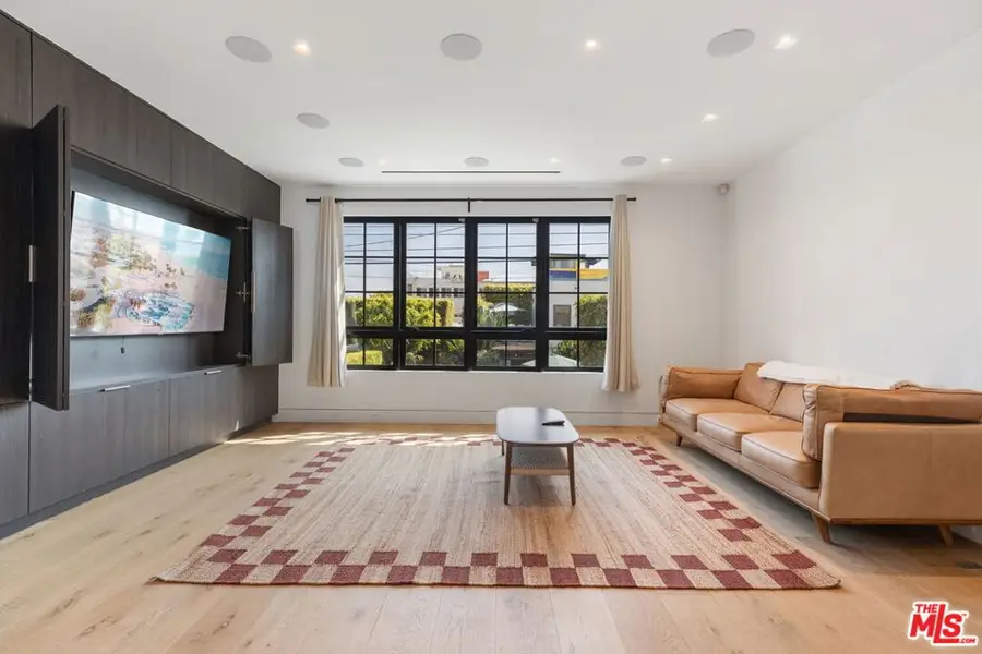 2205 Ocean Front Walk, Venice, CA 90291 - #2