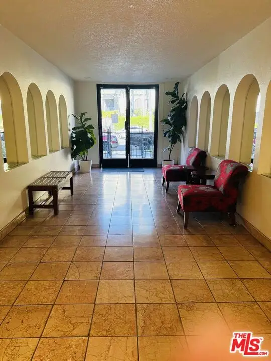 360 S Kenmore Avenue #305, Los Angeles, CA 90020 - #3