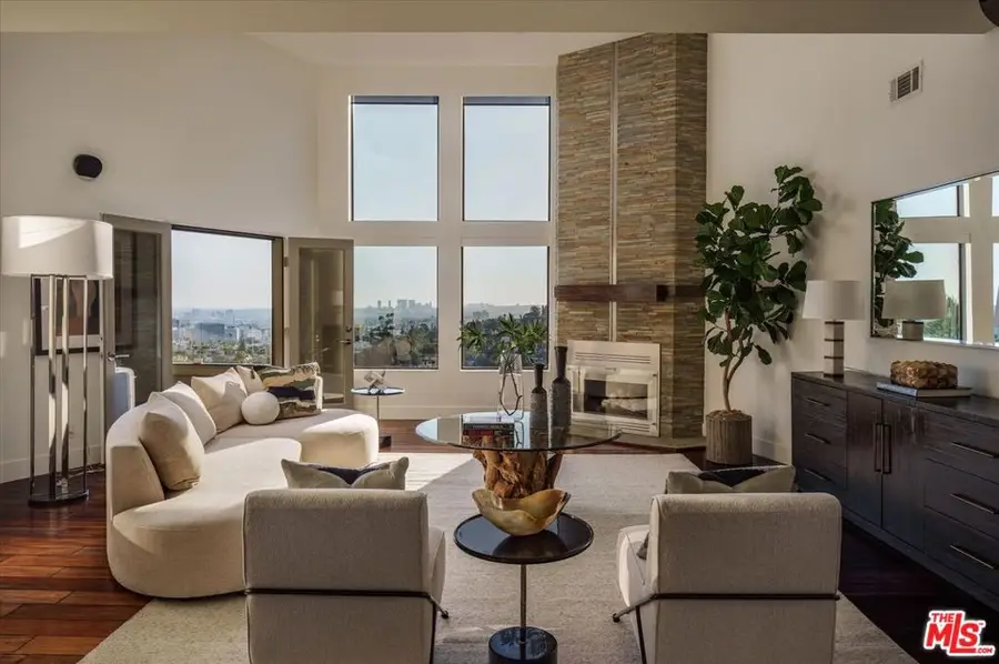 5677 Spreading Oak Drive, Los Angeles, CA 90068 - #3