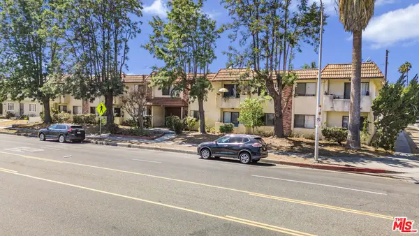 7061 Whitsett Avenue, Los Angeles, CA 91605