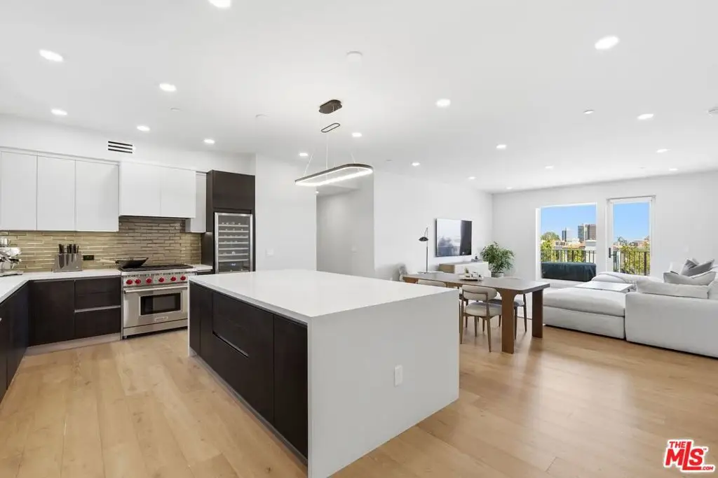 505 S Barrington Avenue #406, Los Angeles, CA 90049 - #1