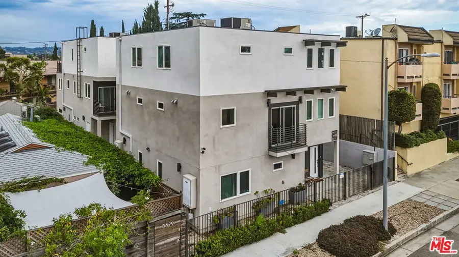 5631 Whitnall Highway, North Hollywood, CA 91601 - #3