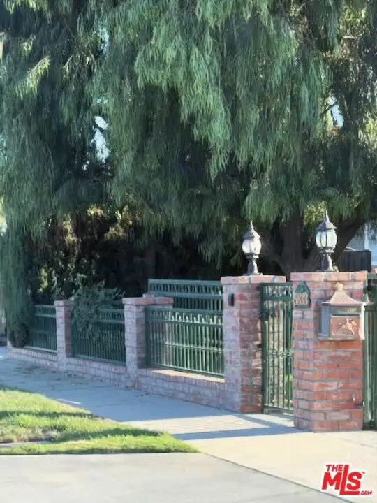 5833 Cahill Avenue, Tarzana, CA 91356 - #2