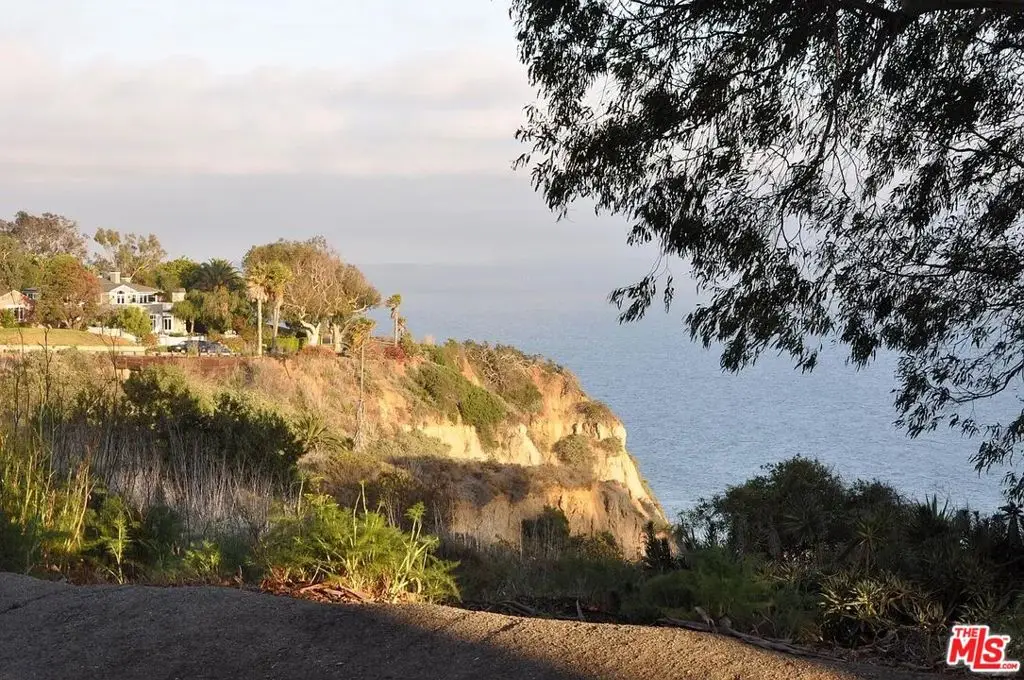 424 Via De La Paz, Pacific Palisades, CA 90272 - #1