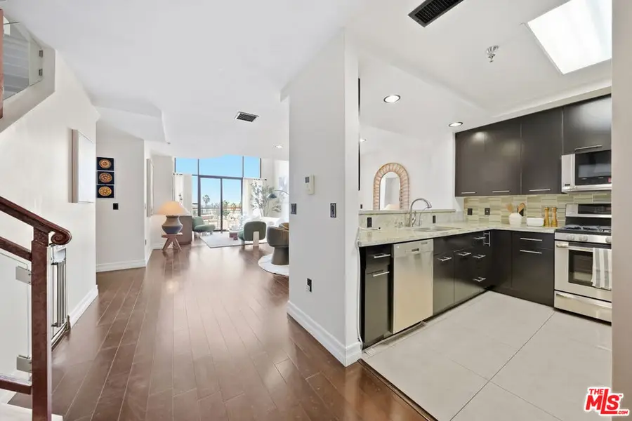 520 S Kingsley Drive #PH1, Los Angeles, CA 90020 - #2