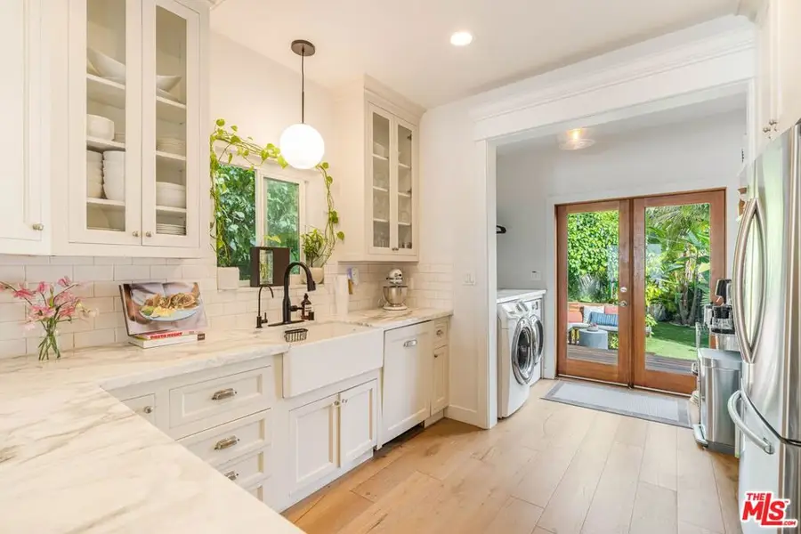 416 Brooks Avenue, Venice, CA 90291 - #2