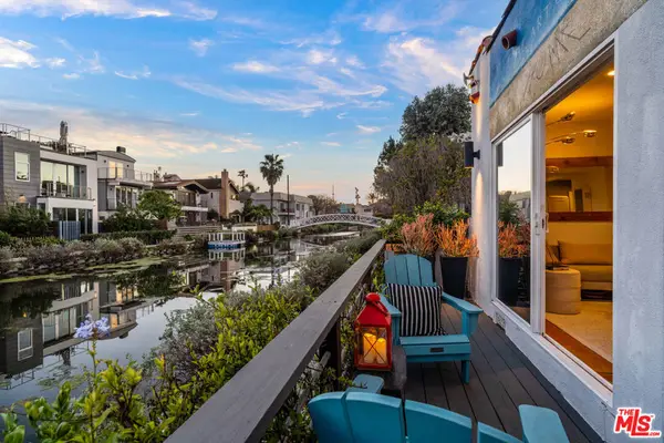 225 Carroll Canal, Los Angeles, CA 90291