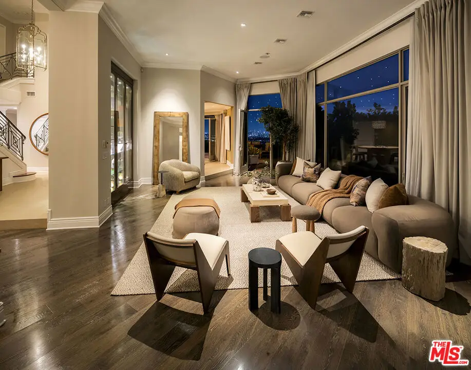 9196 Thrasher Avenue, Los Angeles, CA 90069 - #1