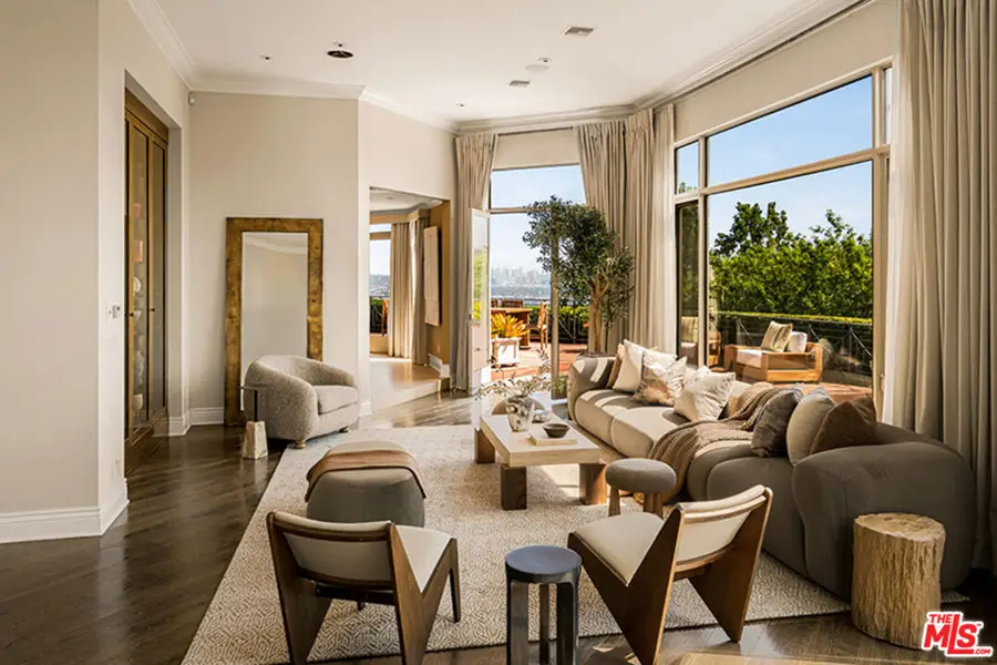 9196 Thrasher Avenue, Los Angeles, CA 90069 - #3