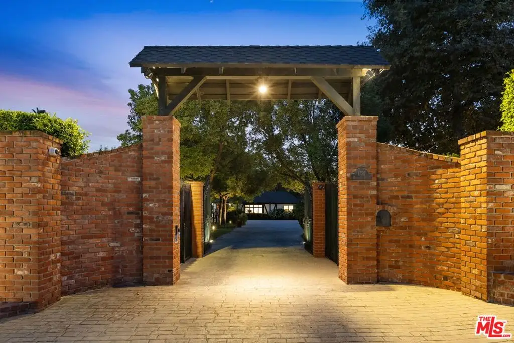 1752 Riverside Drive, Glendale, CA 91201 - #1