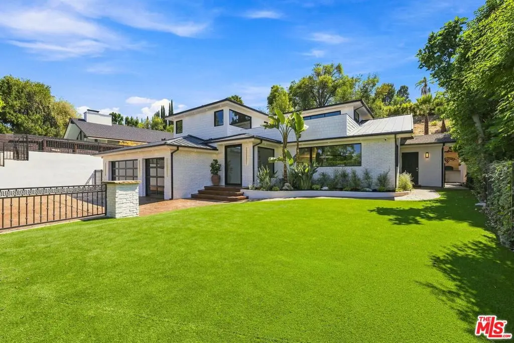4949 Bilmoor Avenue, Tarzana, CA 91356 - #1