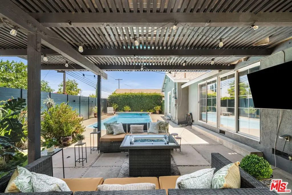 9134 Swinton Avenue, North Hills, CA 91343 - #1