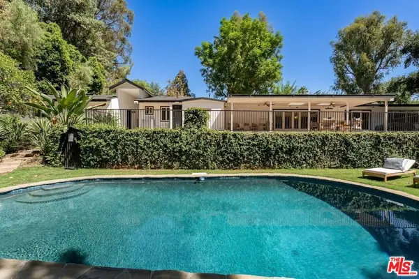 4725 Vanalden Avenue, Los Angeles, CA 91356