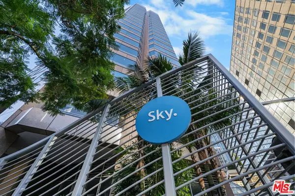 801 S Grand Avenue #2106, Los Angeles, CA 90017