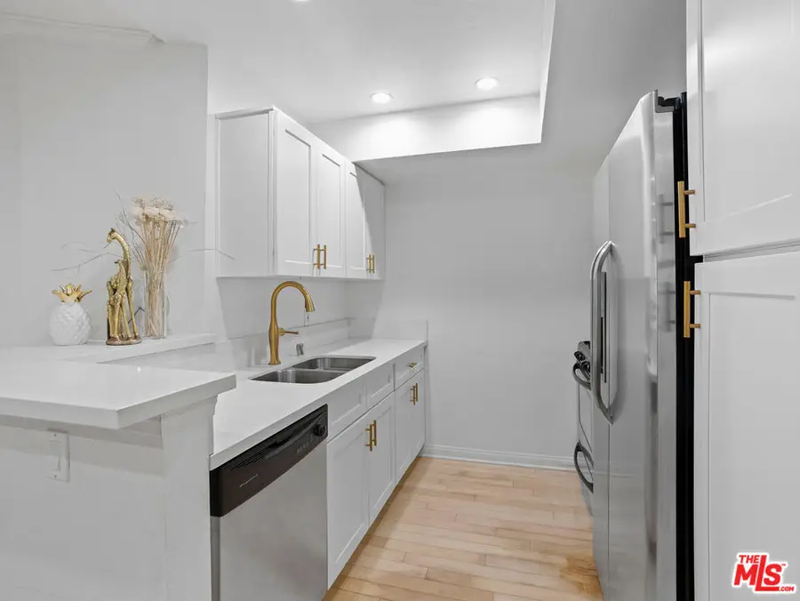 21520 Burbank Boulevard #112, Woodland Hills, CA 91367 - #2