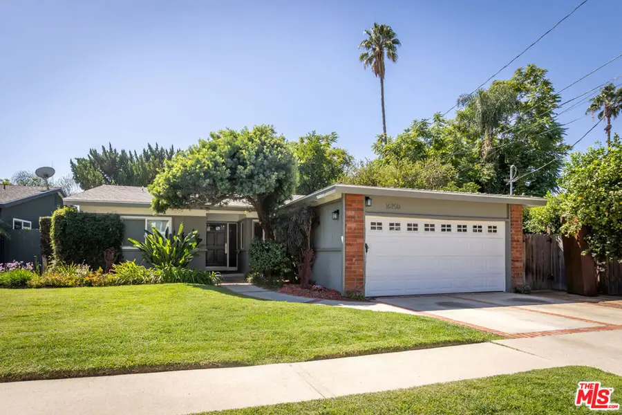 16750 Valerio Street, Lake Balboa, CA 91406 - #2