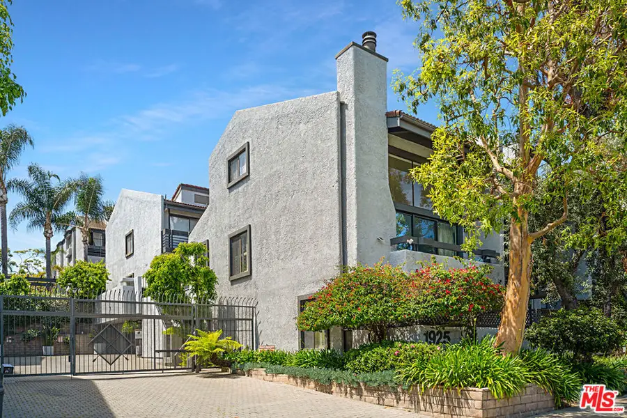 1925 S Beverly Glen Boulevard #40, Los Angeles, CA 90025 - #2