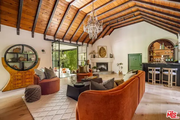 3225 Oakshire Drive, Los Angeles, CA 90068