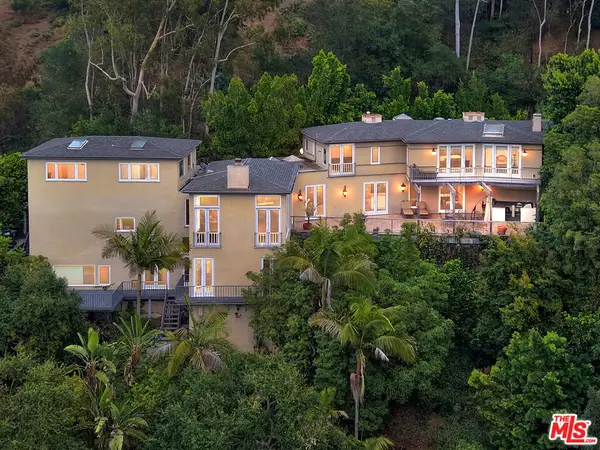 9430 Readcrest Drive, Beverly Hills, CA 90210