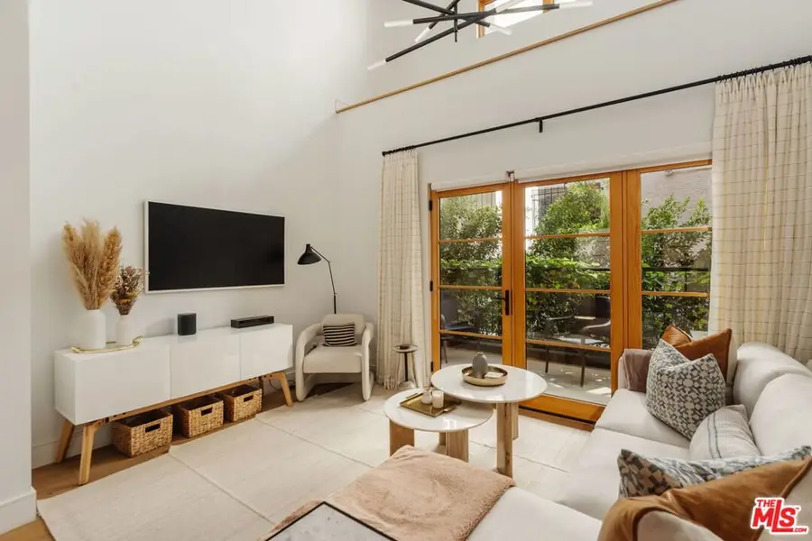 1035 N Vista Street, West Hollywood, CA 90046 - #3