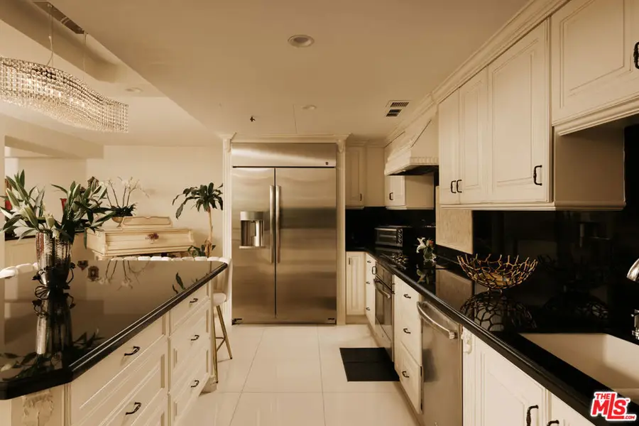 10450 Wilshire Boulevard #4J, Los Angeles, CA 90024 - #2