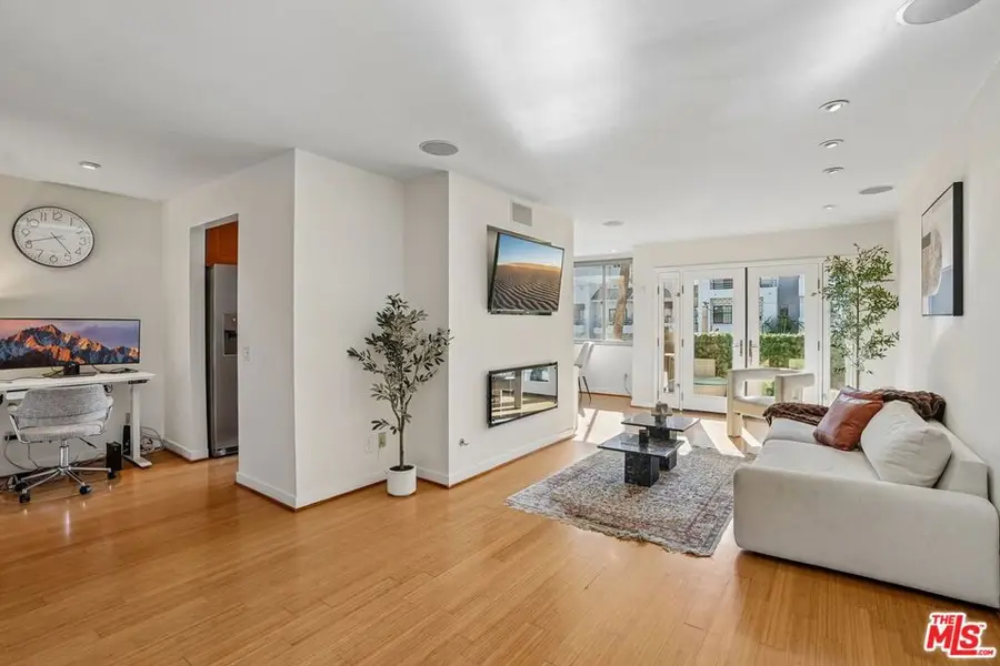 1124 N La Cienega Boulevard #301, West Hollywood, CA 90069 - #3
