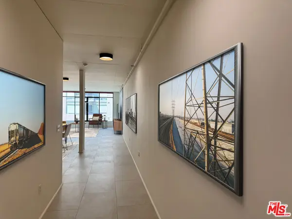 1111 S Grand Avenue #1005, Los Angeles, CA 90015